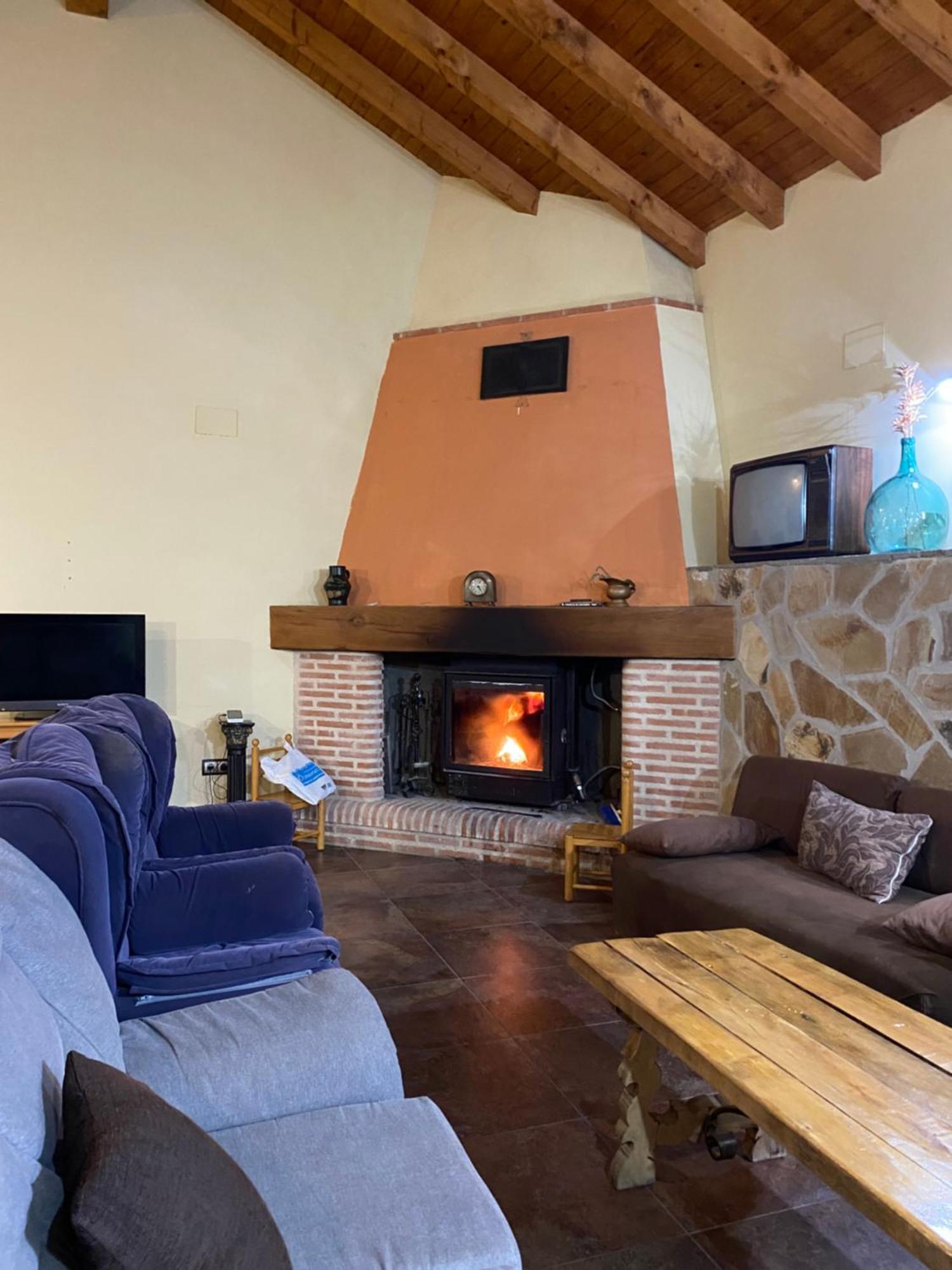 Higueras Y Olivos Villa Канделеда Екстериор снимка